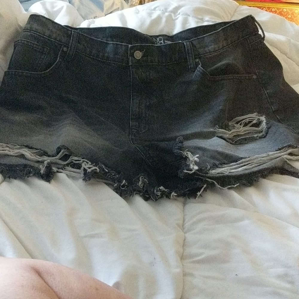 Jean shorts,black,distressed size 21